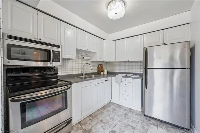 Additional image 9 of 32 Mowat Blvd Unit 52