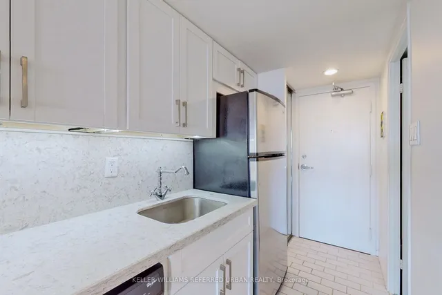 Additional image 9 of 705 King St Unit 1909