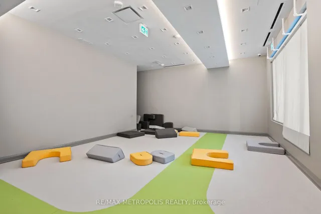 Additional image 37 of 20 Meadowglen Pl Unit 2310