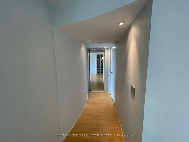 Additional image 4 of 77 Harbour Sq Unit 3508