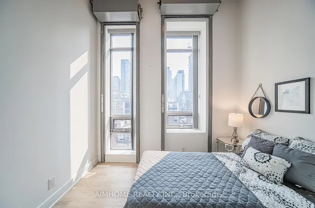 Additional image 3 of 399 Adelaide St Unit 1002