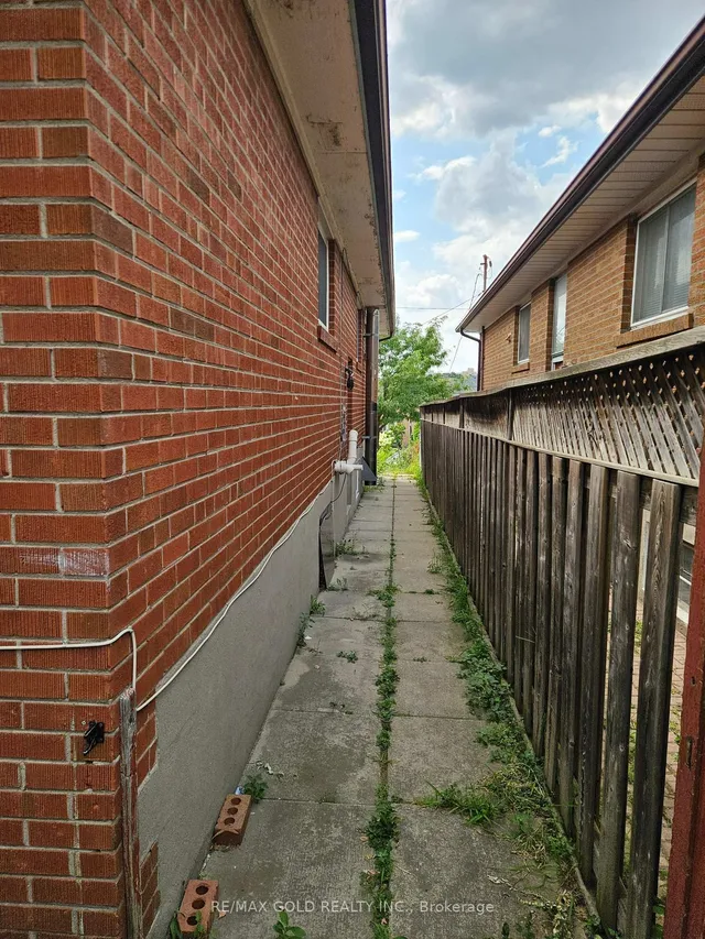 Additional image 3 of 18 Primula Cres