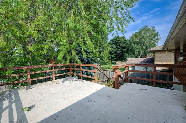 Additional image 41 of 74 Lakeside Dr