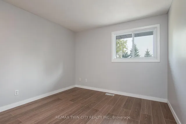 Additional image 21 of 23 Roberts Cres