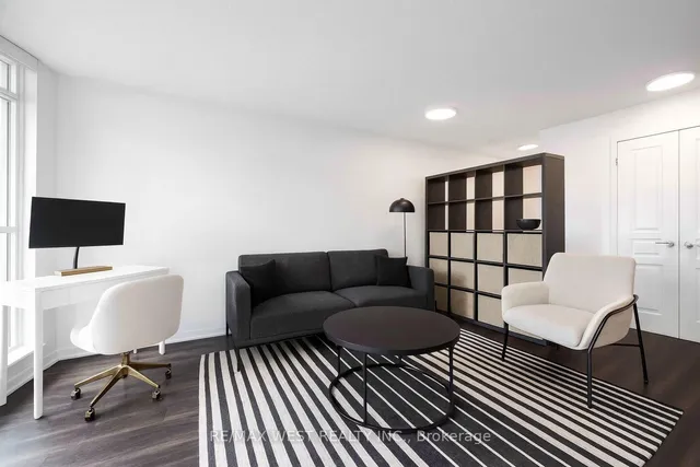 Additional image 5 of 18 Yonge St Unit 710