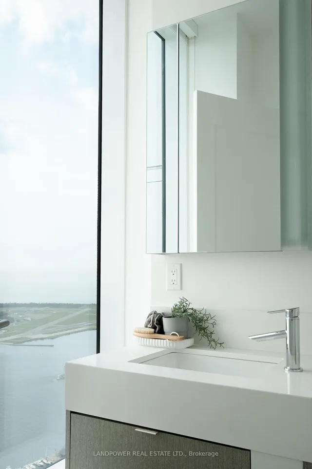 Additional image 22 of 10 York St Unit 6210