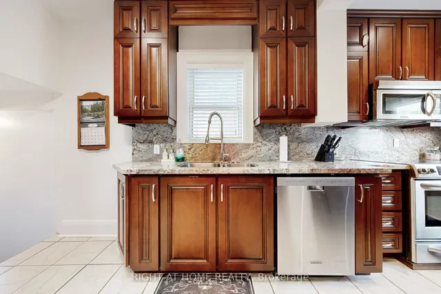 Additional image 15 of 159 ROSEMOUNT Ave