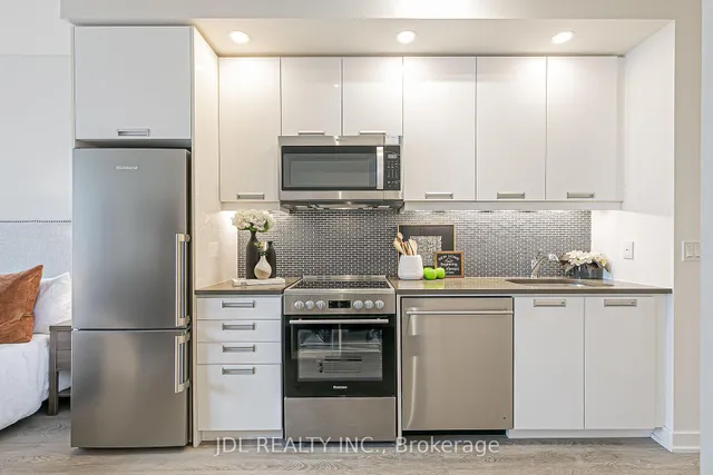 Additional image 11 of 99 John St Unit 3006