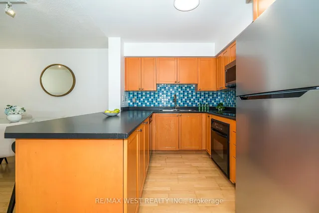 Additional image 9 of 1000 King St Unit 209