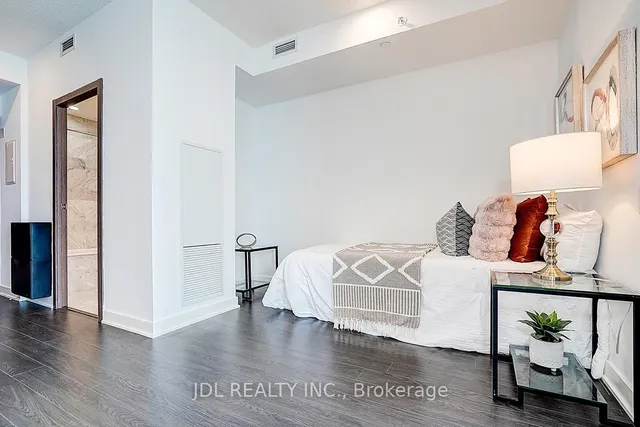 Additional image 24 of 19 Bathurst St Unit 3709