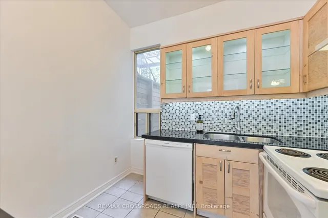 Additional image 5 of 269 Ontario St