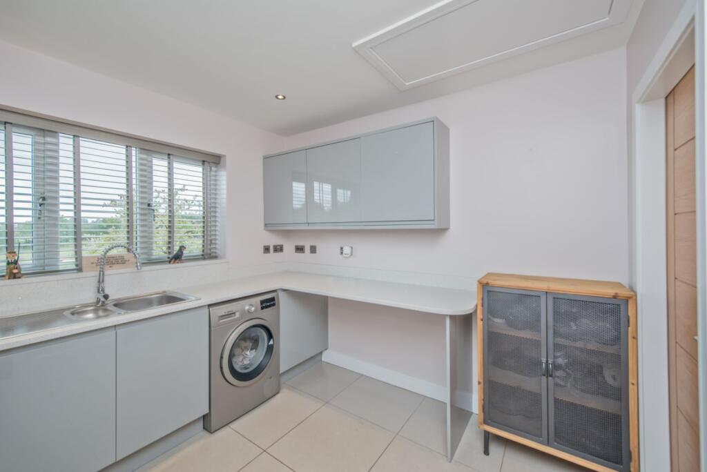 Additional image 11 of Latham Lane, Gomersal, Cleckheaton, West Yorkshire, BD19