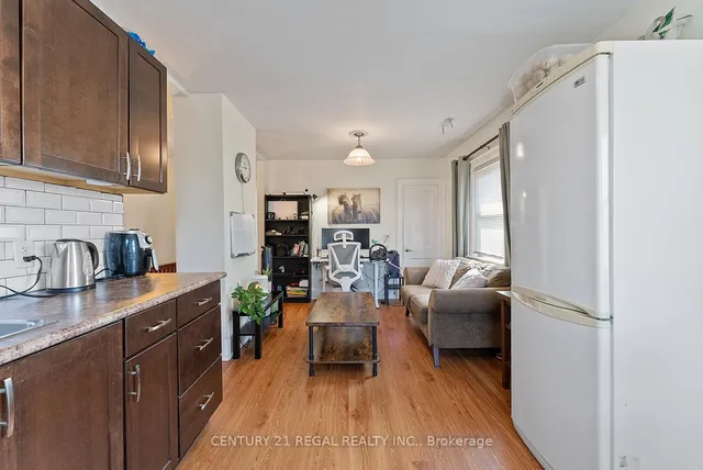 Additional image 15 of 32 Chamberlain Ave