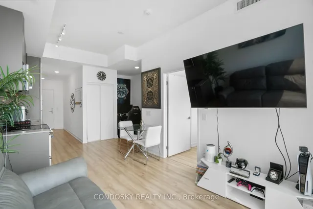 Additional image 15 of 135 East Liberty St Unit PH01