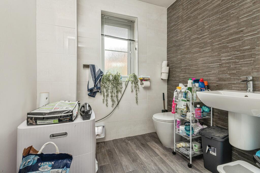 Additional image 5 of Spinners Avenue, Cleckheaton, BD19