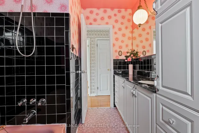 Additional image 31 of 70 Frost St