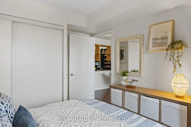 Additional image 12 of 181 Village Green Sq Unit 2312