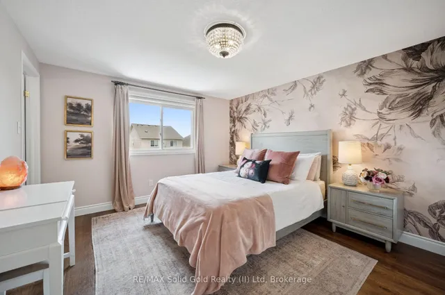 Additional image 28 of 12 Frankfurt St