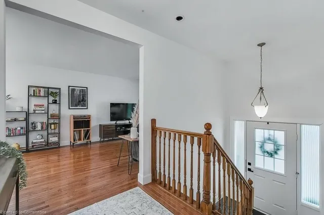 Additional image 4 of 120 Devonglen Dr