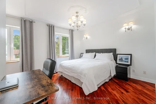 Additional image 30 of 2 The Keanegate