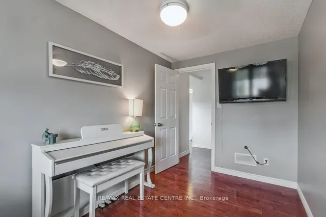 Additional image 25 of 19 Apple Ridge Dr