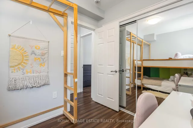 Additional image 16 of 1008 Woodbine Ave