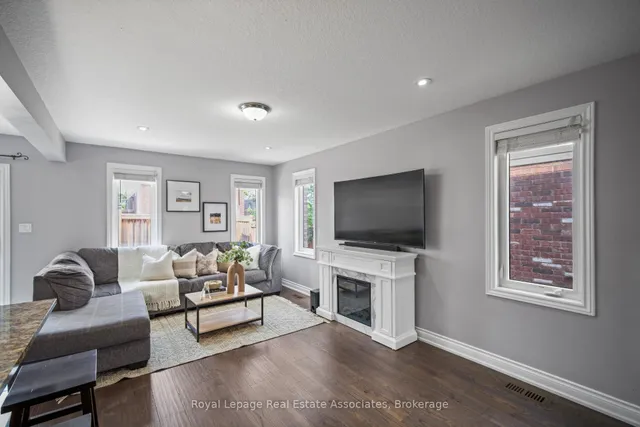 Additional image 6 of 439 Moorlands Cres