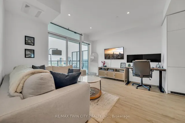 Additional image 11 of 741 King St Unit 906