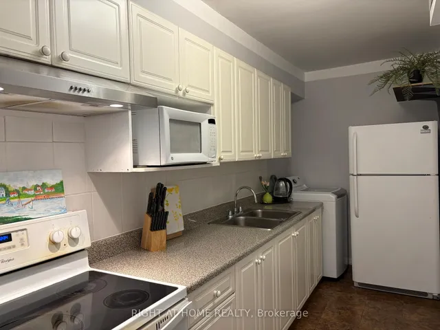 Additional image 10 of 3460 Keele St Unit 201