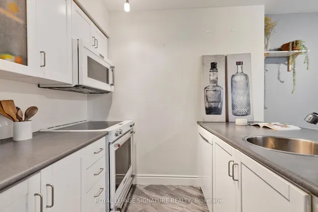 Additional image 8 of 46 Western Battery Rd Unit 812