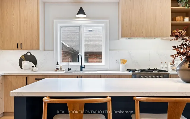 Additional image 28 of 94 Prince Edward Dr