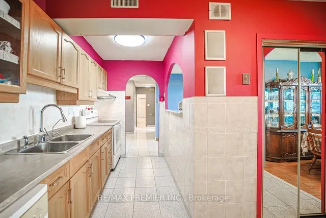 Additional image 9 of 3460 Keele St Unit 511