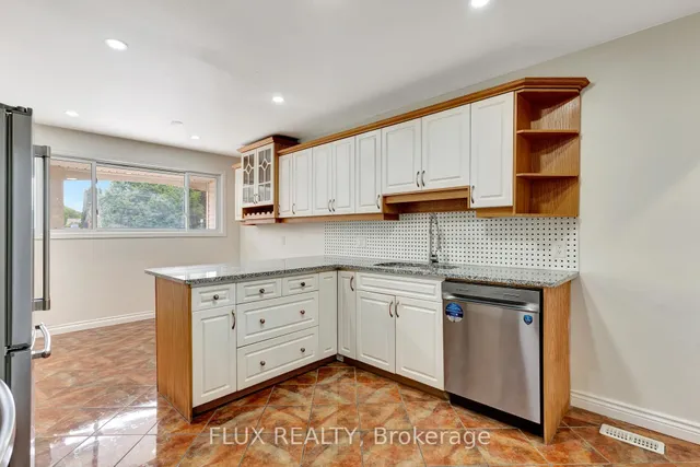 Additional image 9 of 8 Mayfair Crt