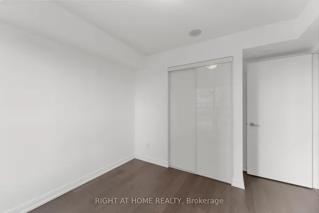 Additional image 15 of 255 Village Green Sq Unit 1501