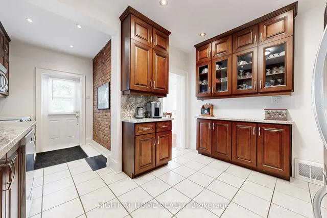 Additional image 17 of 159 ROSEMOUNT Ave