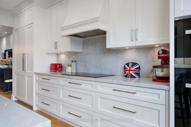 Additional image 15 of 26 Winners Circ