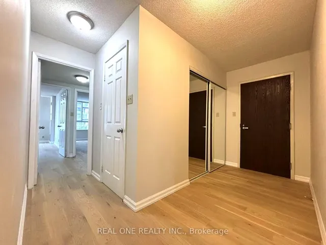 Additional image 6 of 711 Bay St Unit 1012