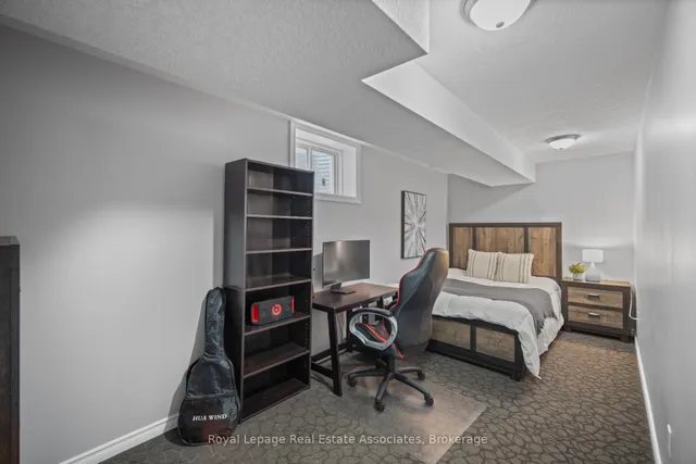 Additional image 39 of 439 Moorlands Cres