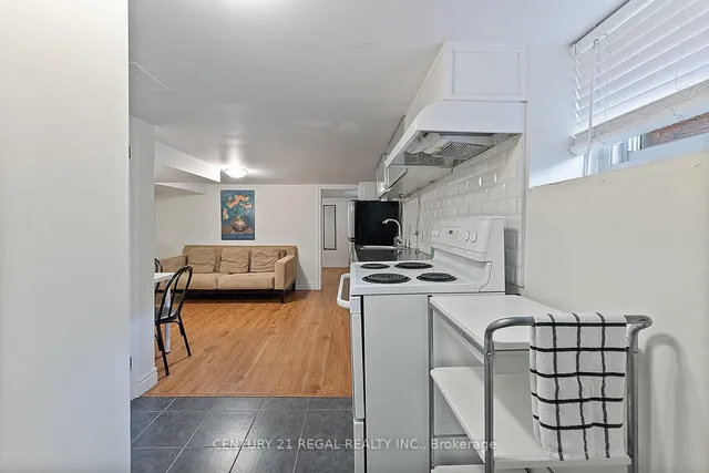 Additional image 31 of 32 Chamberlain Ave