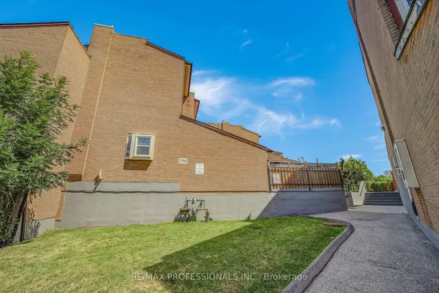 Additional image 20 of 256 John Garland Blvd Unit 133