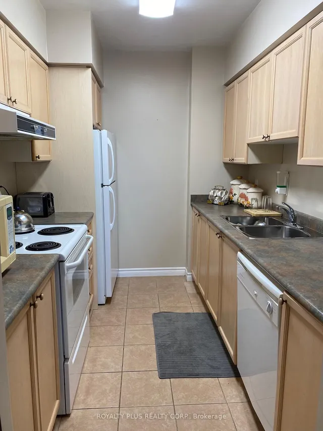 Additional image 7 of 2088 Lawrence Ave Unit 812