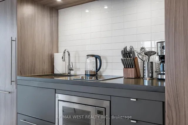 Additional image 19 of 155 Yorkville Ave Unit 704