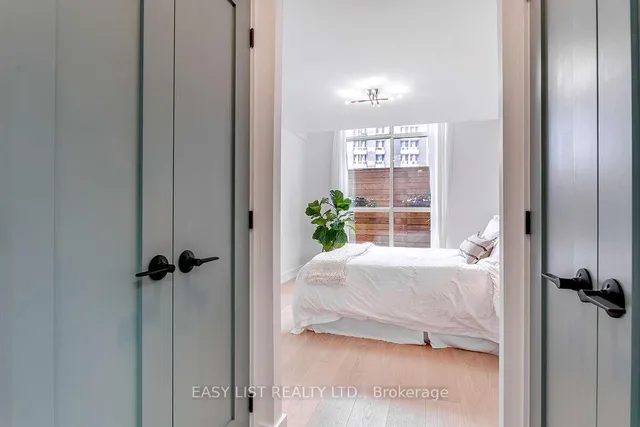 Additional image 19 of 24 Southport St Unit 155