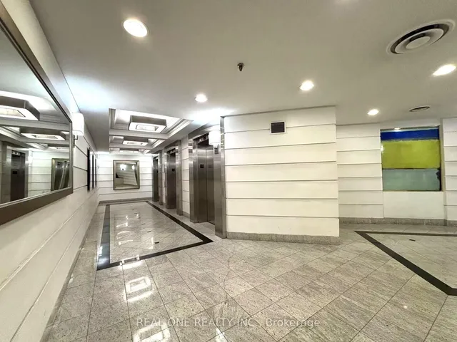 Additional image 35 of 711 Bay St Unit 1012