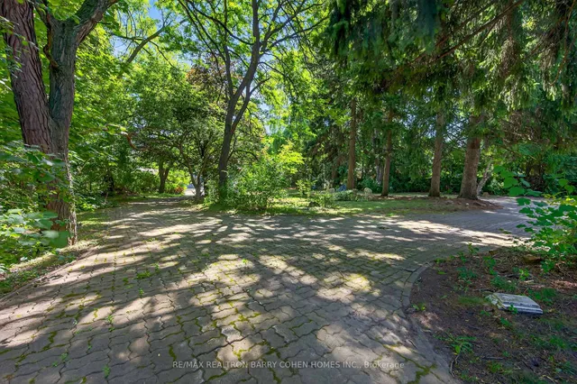 Additional image 6 of 2472 Bayview Ave