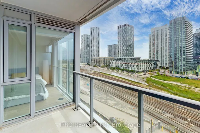Additional image 17 of 27 Bathurst St Unit 703W