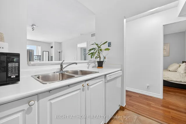 Additional image 19 of 1 Lee Centre Dr Unit 613