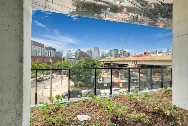 Additional image 32 of 21 Lawren Harris Sq Unit 1213