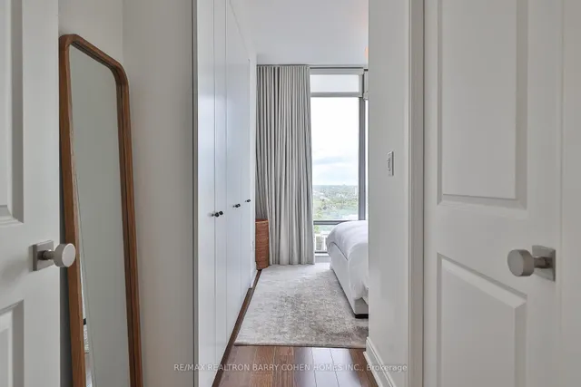 Additional image 10 of 18 Yorkville Ave Unit 3106