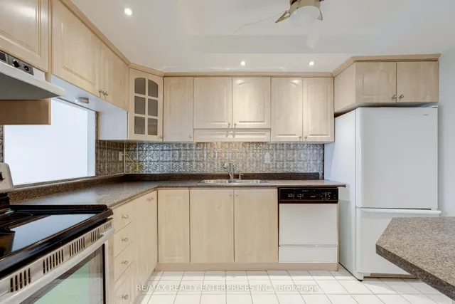 Additional image 10 of 55 Skymark Dr Unit 205